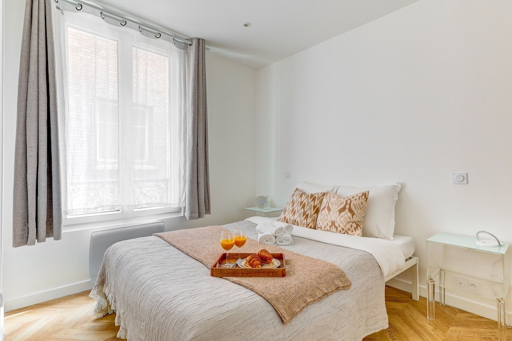 Bright 1BR Near Seine & Eiffel Tower