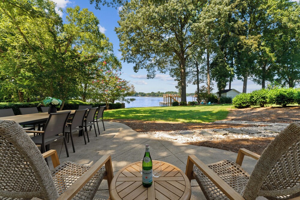 Lakefront Living W/optional Boat Rental