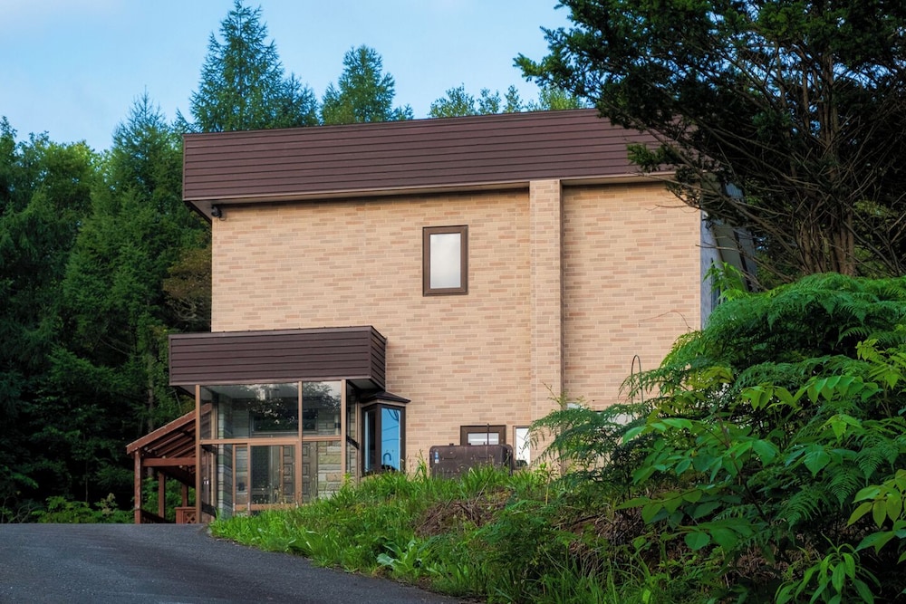 THE ELYSIAN RETREAT