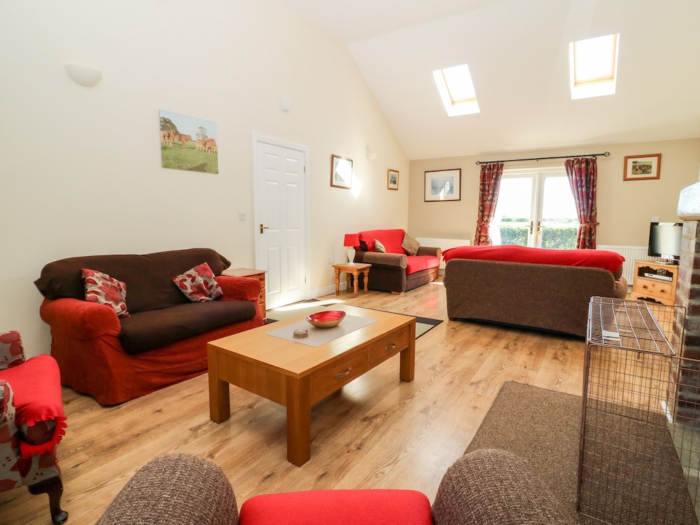 2 Pines Farm Cottages