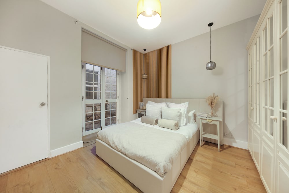 Redcliffe Square Flat