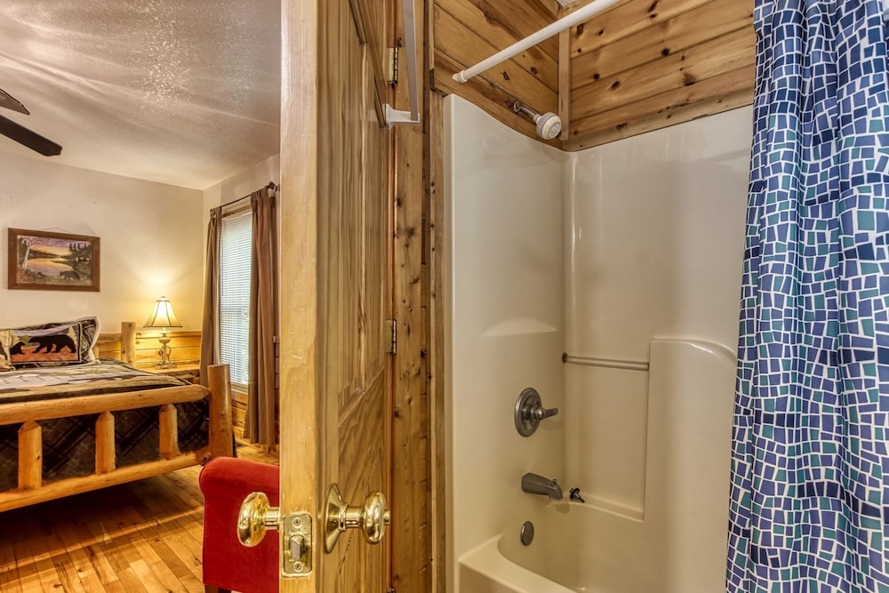 Whispering Oaks - Private Pigeon Forge Getaway...close To Tanger Outlet Shopping 2 Bedroom Cabin by RedAwning view 2
