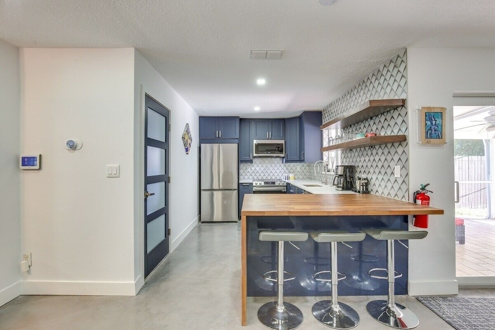 Oakland Park Oasis Heated Pool & Private Patio