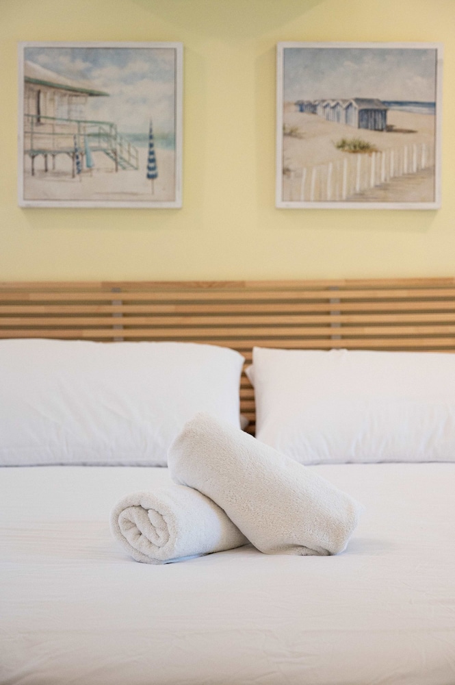 Casa Del Mar Beach Apartment Suite 1