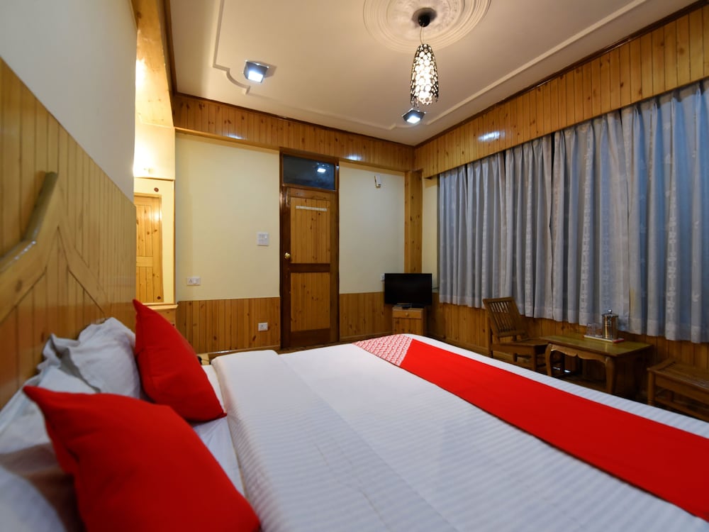 OYO 14150 Celebriti Suites