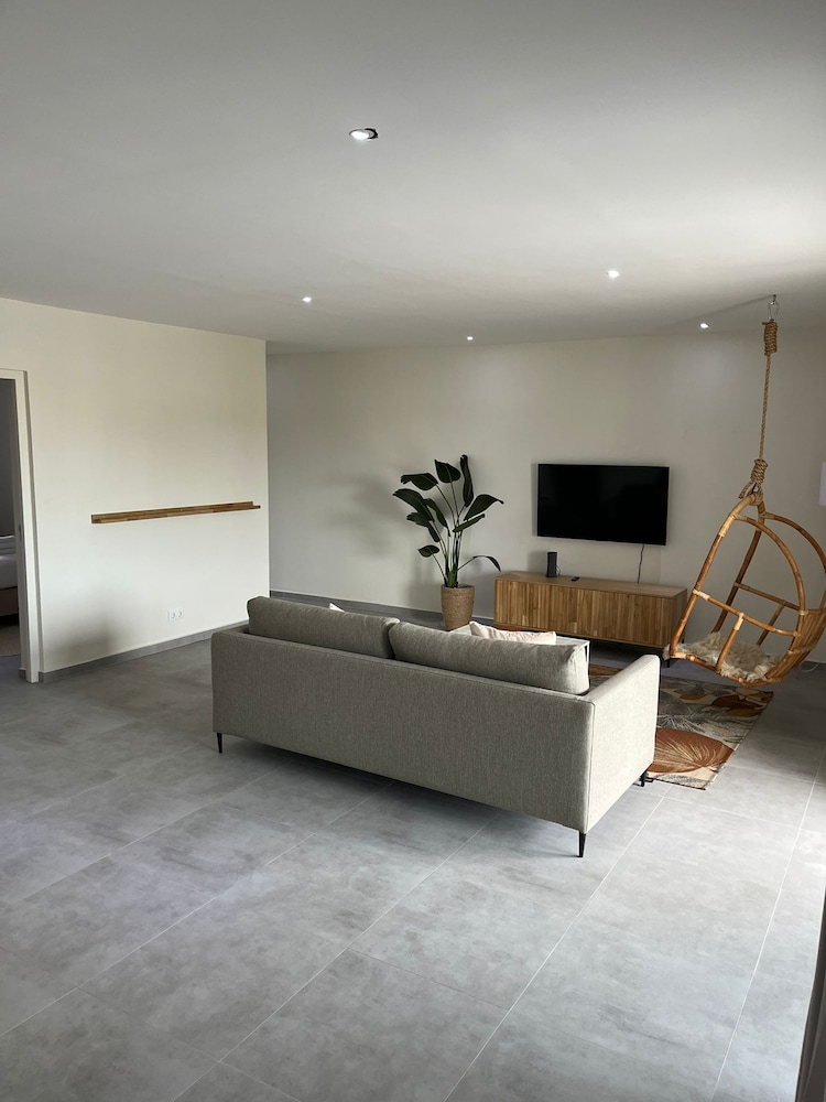 Apartment Serena, Mambo Beach