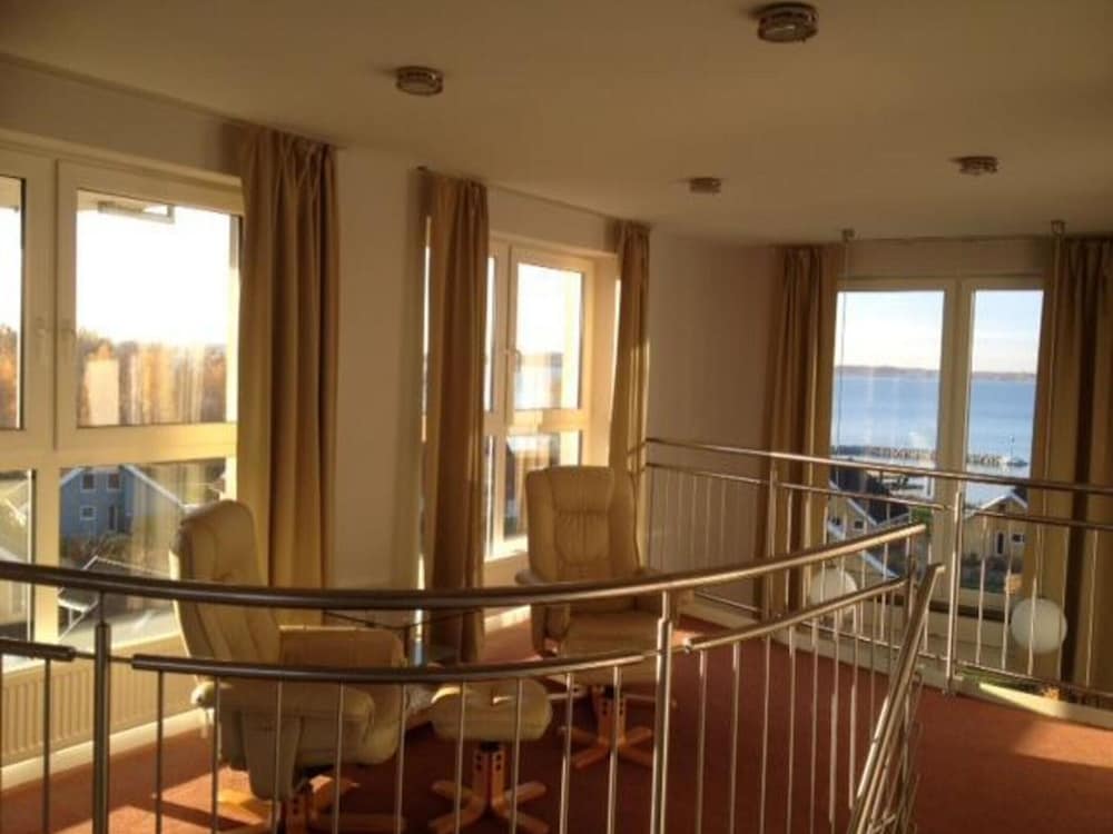 Geschmackvoll Eingerichtetes Appartement en Rechlin — lounge