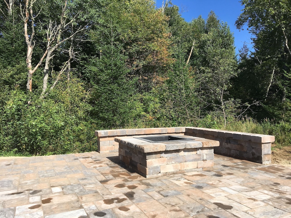 Moose Lodge and Cabins by Bretton Woods Vacations