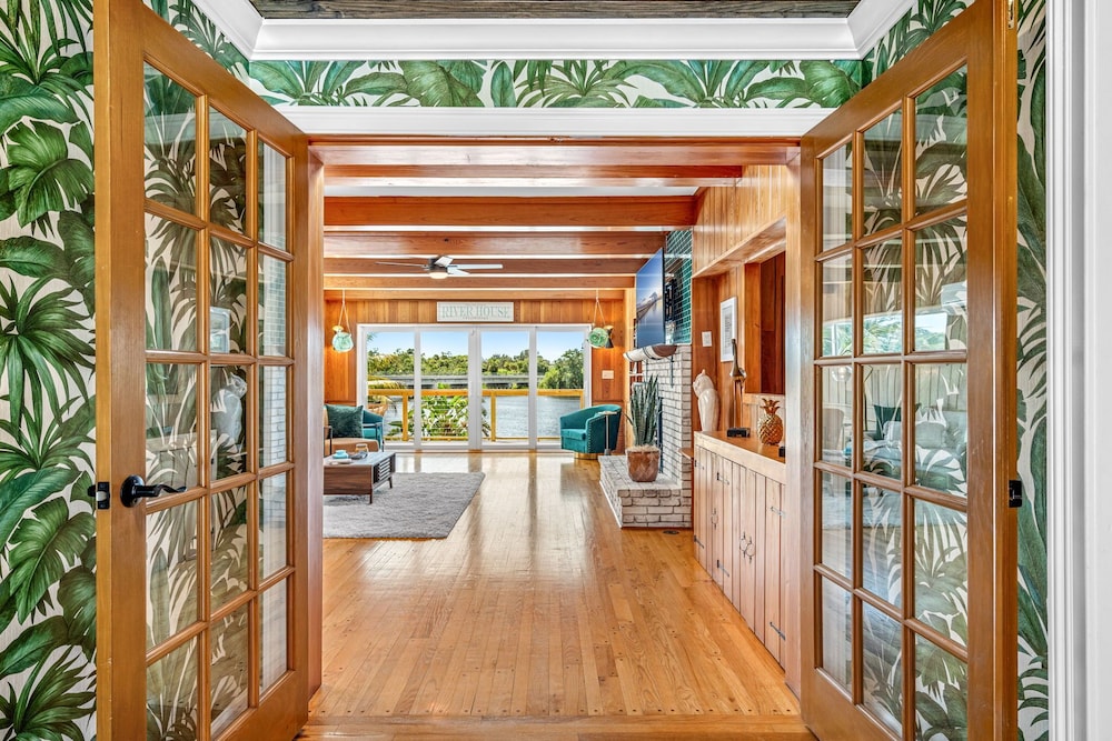 Mango Shores