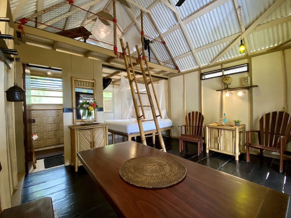 Little Corn Beach and Bungalow - Photo 4