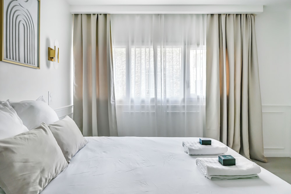 JIJI Suites