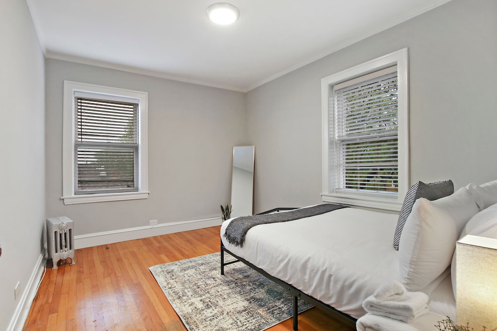 Harmonious 2BR Apt - Lockwood 3