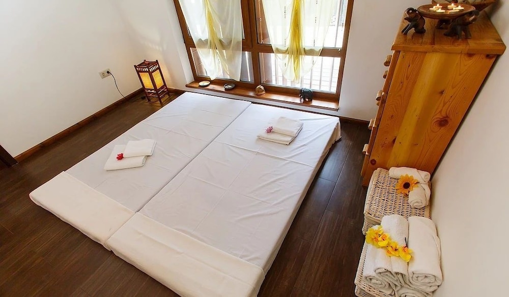 Velia Guesthouse