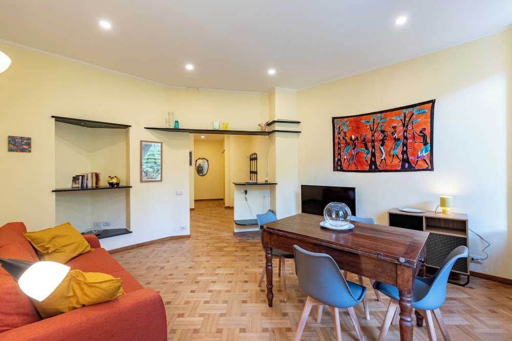 Charming apt with Garden in Castelletto