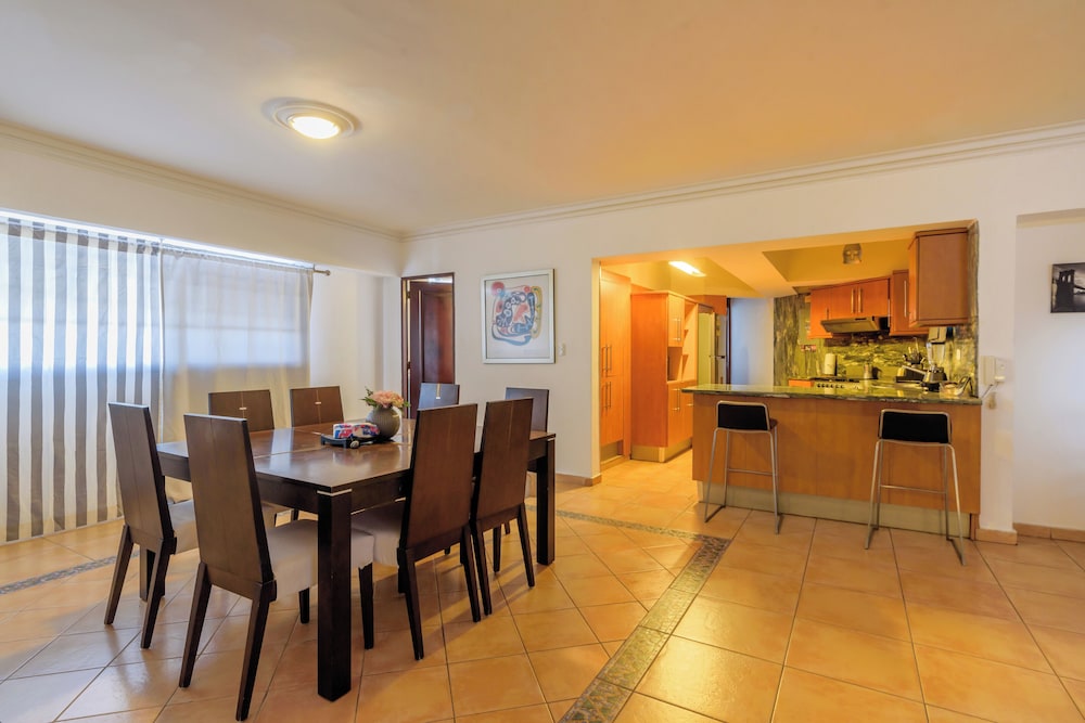Apartment in Bella Vista Sleeps 10