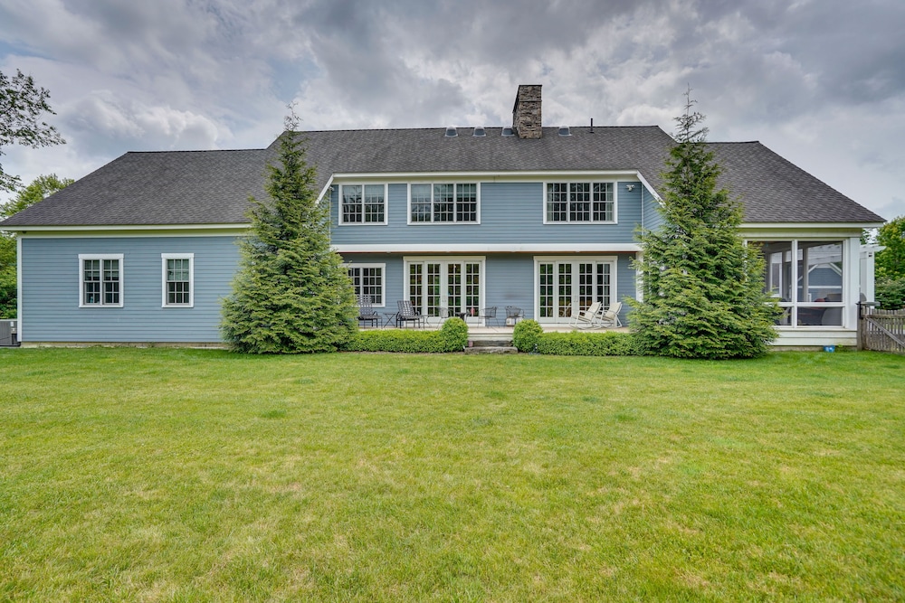 Stockbridge Retreat w/ Pool & Hot Tub!