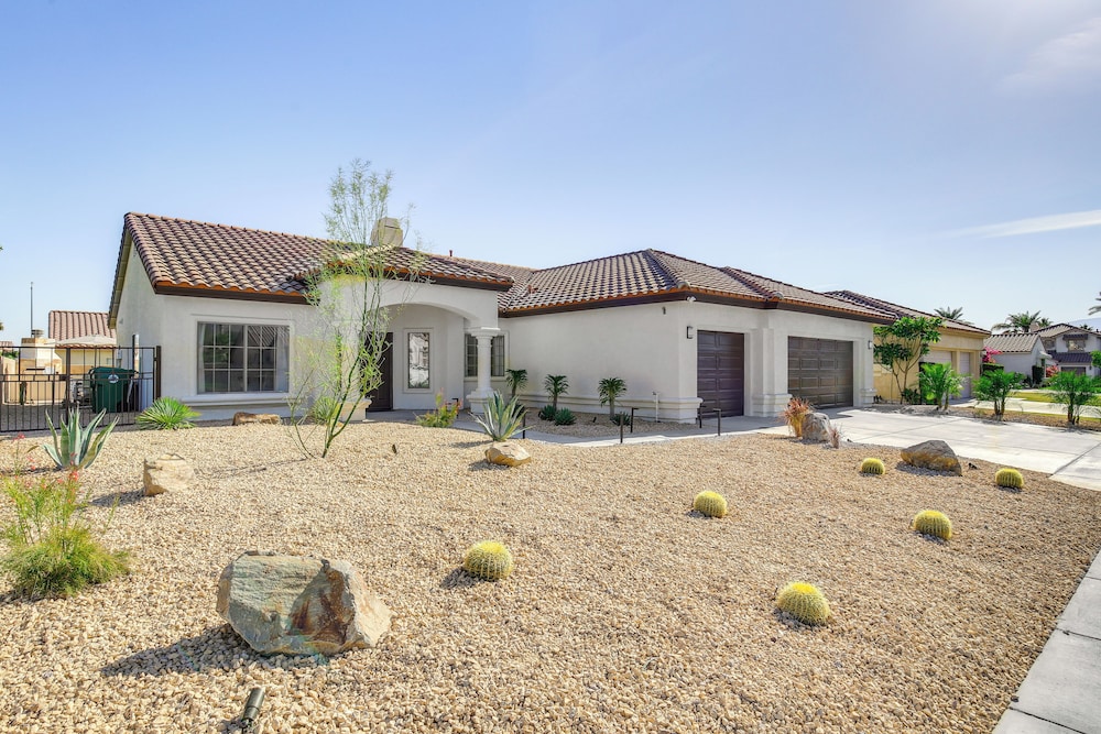 2 Mi to Coachella: Indio Oasis w/ Heated Pool