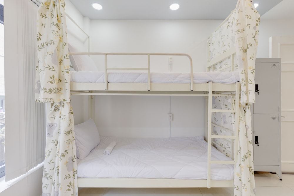 Saigon Authentic Hostel & Tours