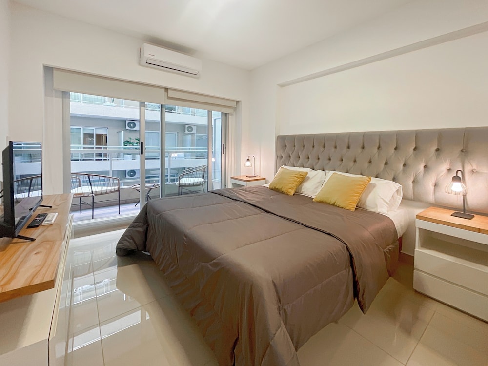 Ayres Suites Moreno