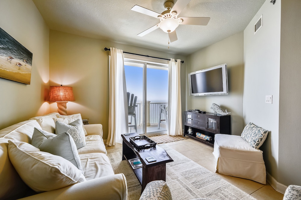 Grand Panama Beach Resort by Book That Condo