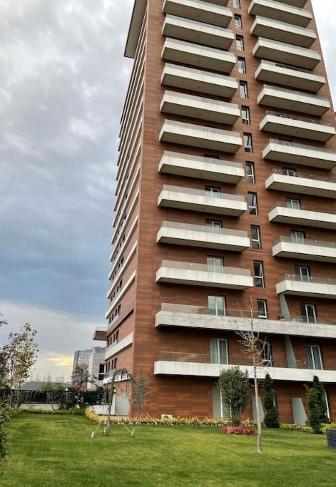 Exclusive 2 1 Apartment 2 Bathrooms - Core Living
