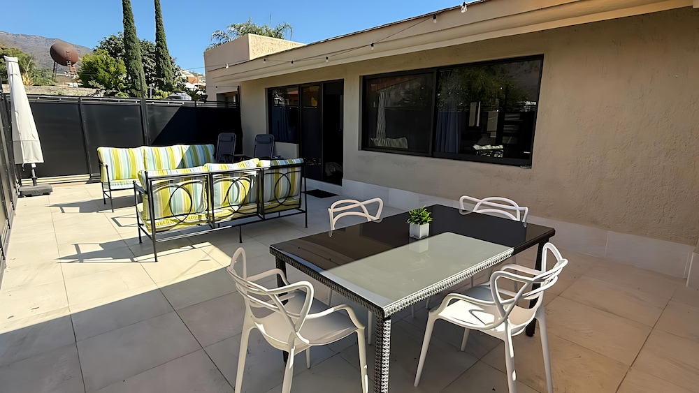 Modern 3-bedroom Retreat in Ajijic - Walk To Everything- 1 Night Rates Available