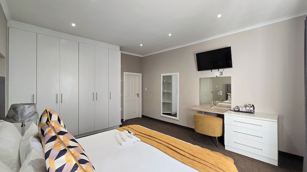Sunset Events and Accommodation