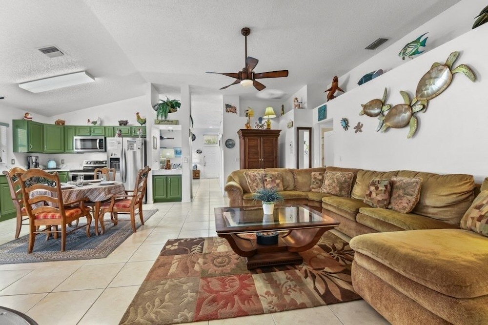 Cozy 3br Home W/ Private Pool Near Disney 3 Bedroom Villa