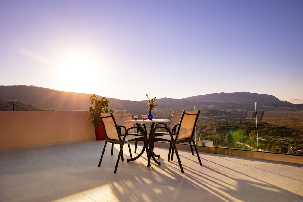 Iconic Villa With Private Pool and sea View