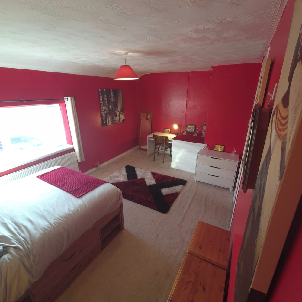 Swansea Serenity Retreat-3 bed House-large Garden