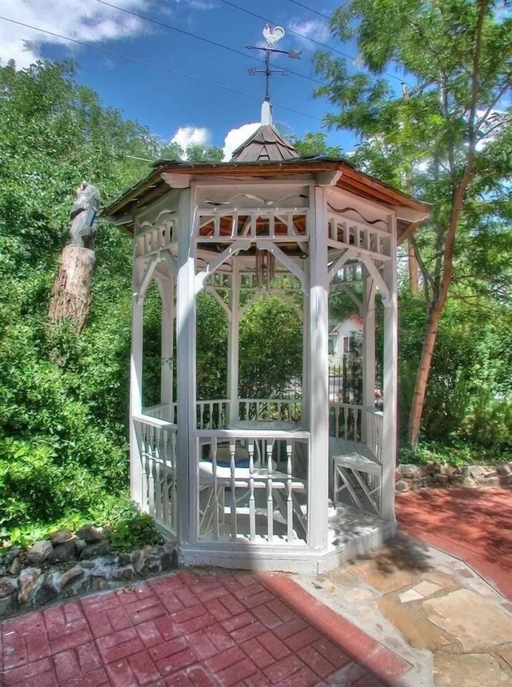 Spurs n Lace Bed & Breakfast Inn view 5