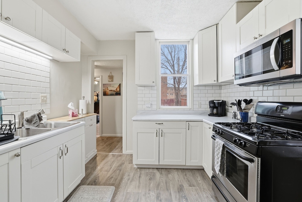 Charming St Paul Getaway 4 Bedroom Home