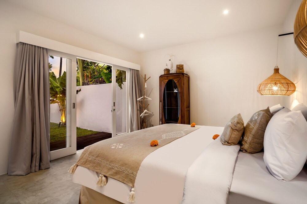 Villa Cyma by Alfred in Bali - New Peaceful 5 BR Villa in the Heart of Seminyak
