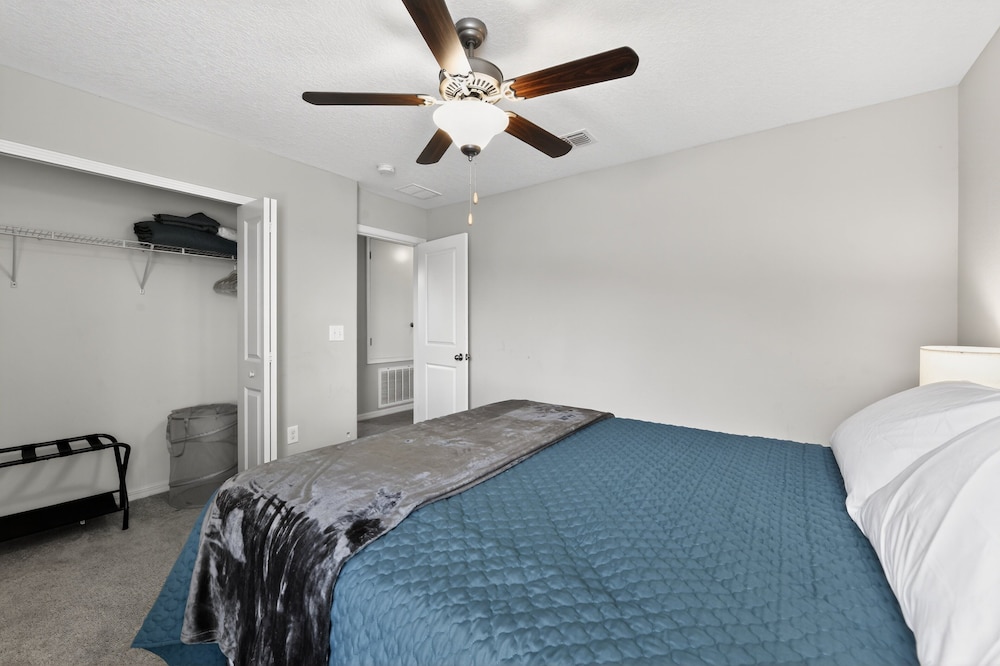 Spacious Getaway Near Apollo Beach 5 Bedroom Home