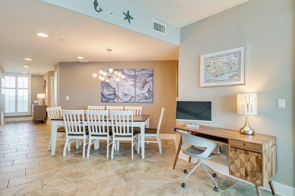 Gulf Views & Pools: Beachfront Island Tower Condo