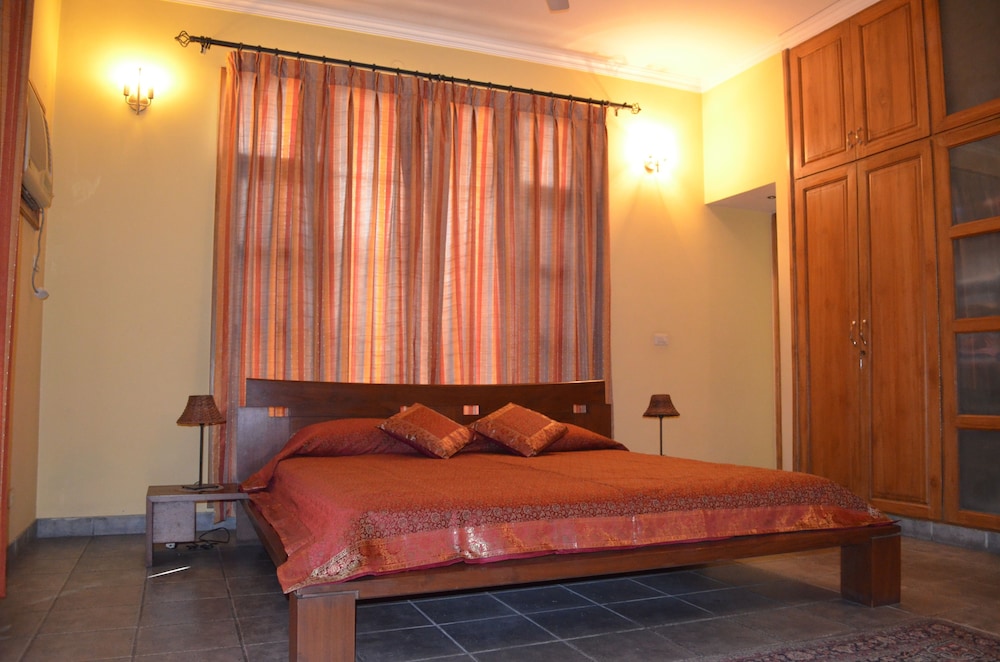 Malik's Villa Menage view 5