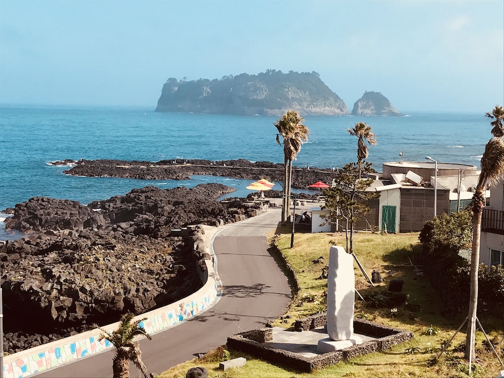 Jeju Tov Pension