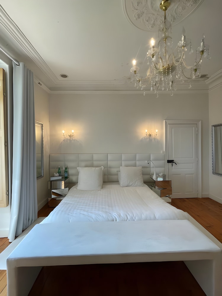 Estate in Saint-pavace Near Le Mans Circuit