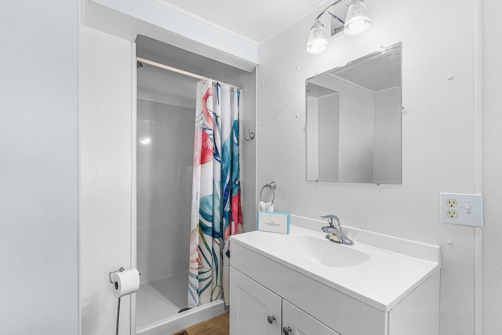 249 Pearl Paradise: 3br/3ba Pool Home! 3 Bedroom Home