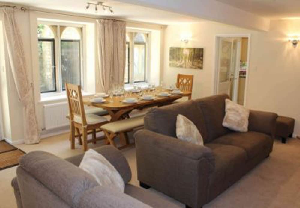 Stroud Vacations - Cotswolds Valleys Accommodation Springfl - Property Image 21