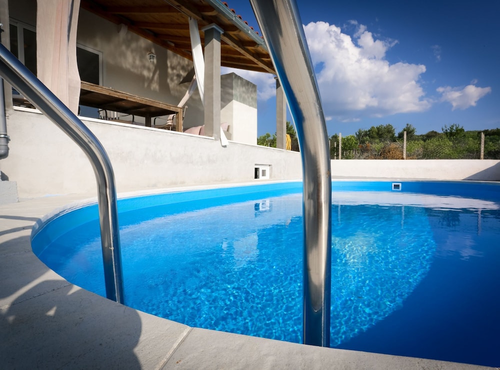 Villa Baras Garden - House With Pool