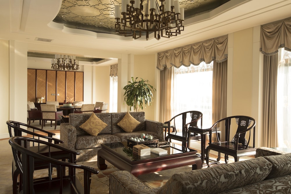 Ovation Seven-Cultivation Hotel