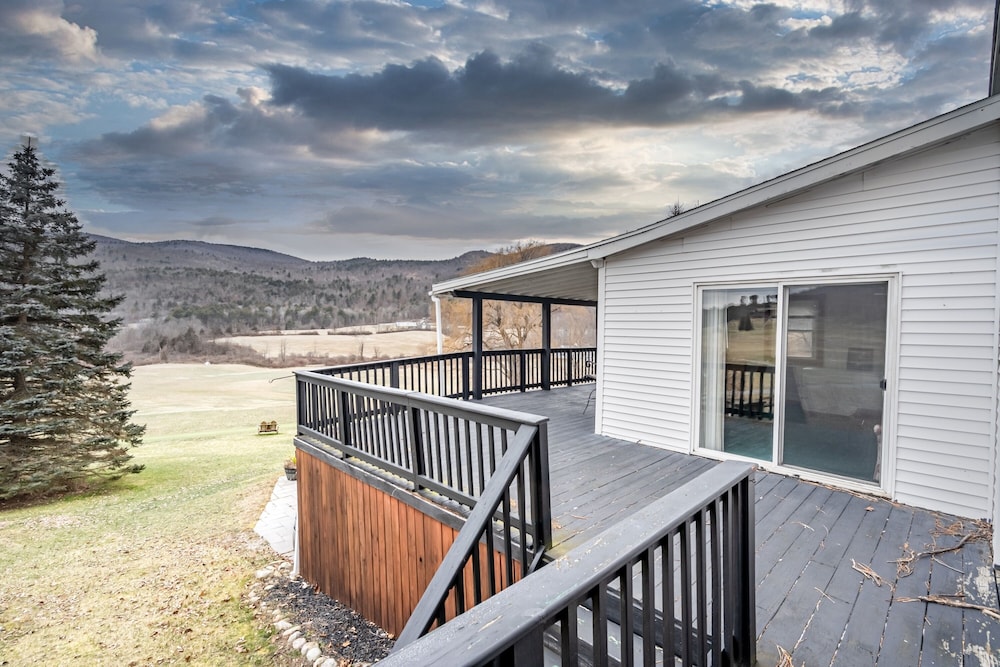 The Valley Home 2 Bedroom Home by RedAwning view 5