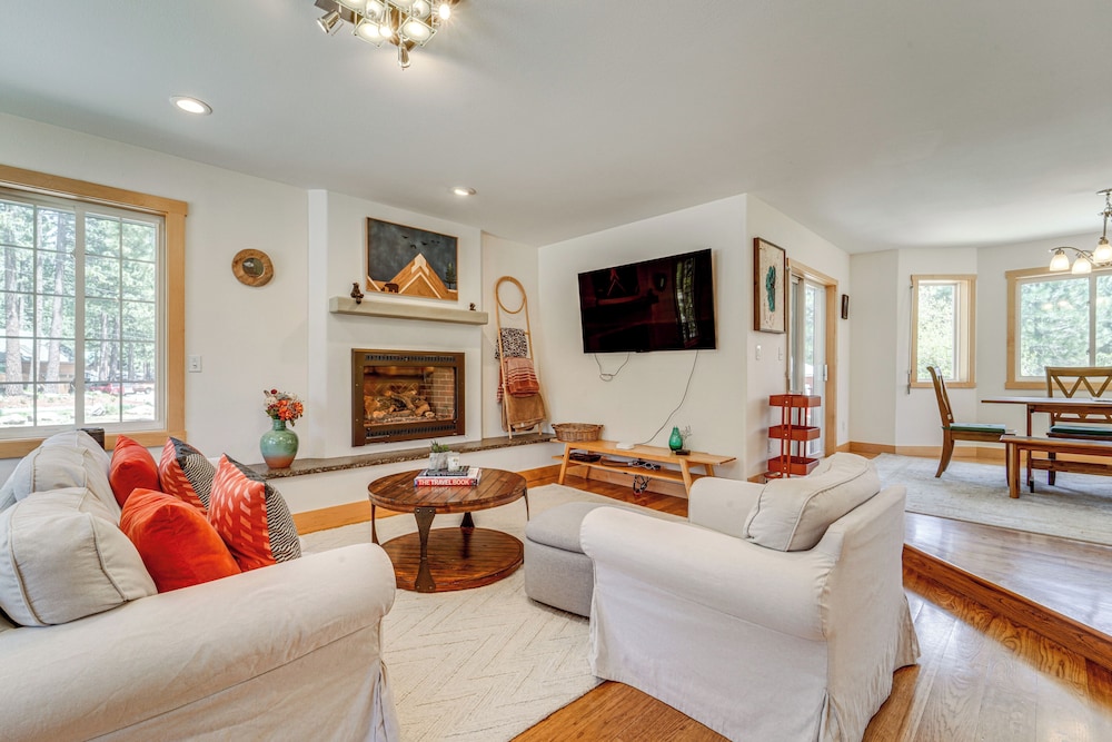 5 Mi to Northstar Resort! Family Home w/ Hot Tub