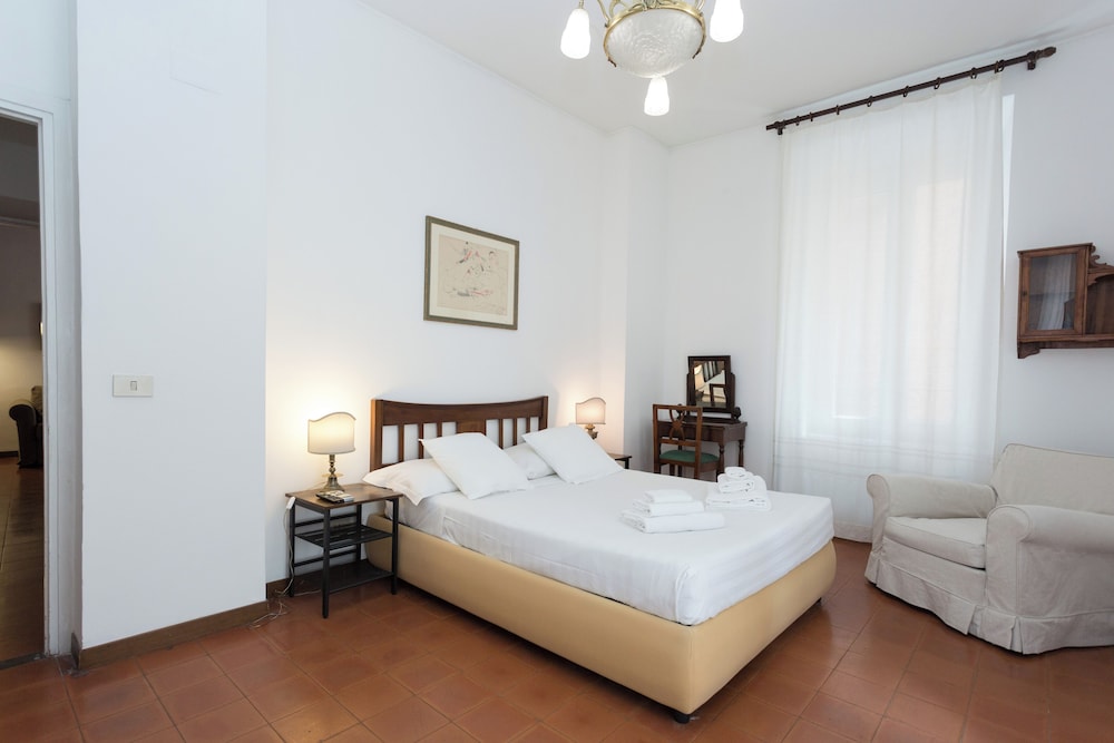 Campo De' Fiori Apartments