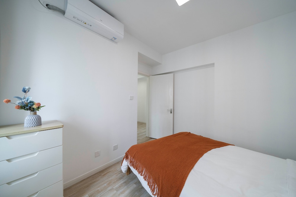 Tyms Luxury 4BR 2BA APT Garden