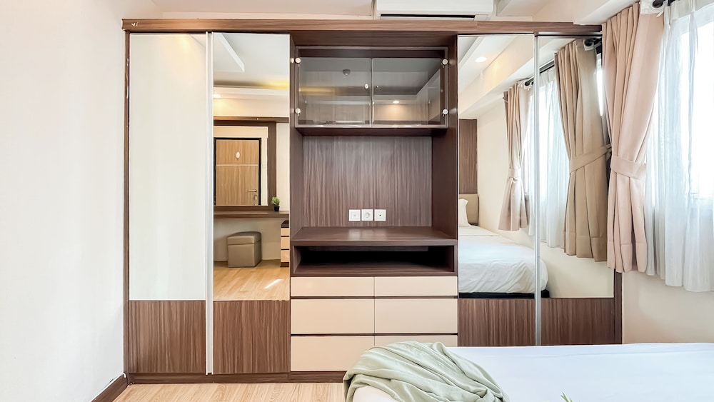 Good Deal 2Br Apartment At The Wave Kuningan