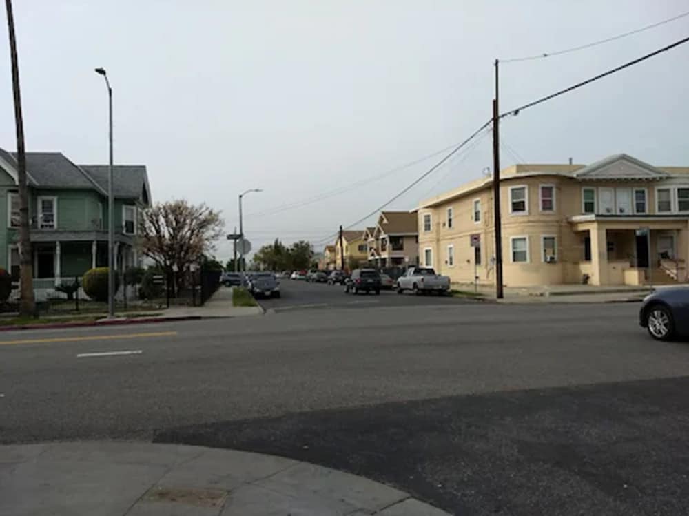 Pads on Pasadena Ave