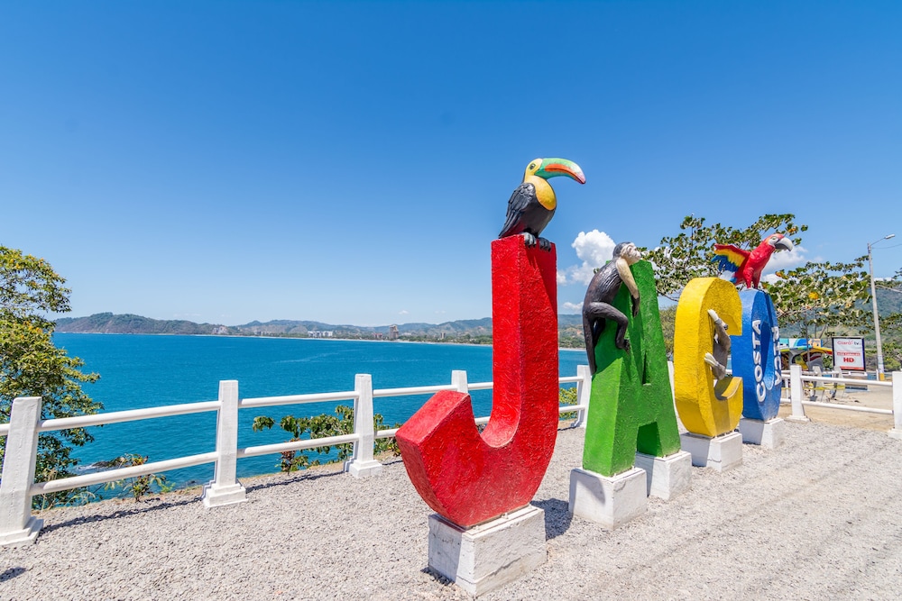 Club Ibiza - Party Hotel & Beach Club