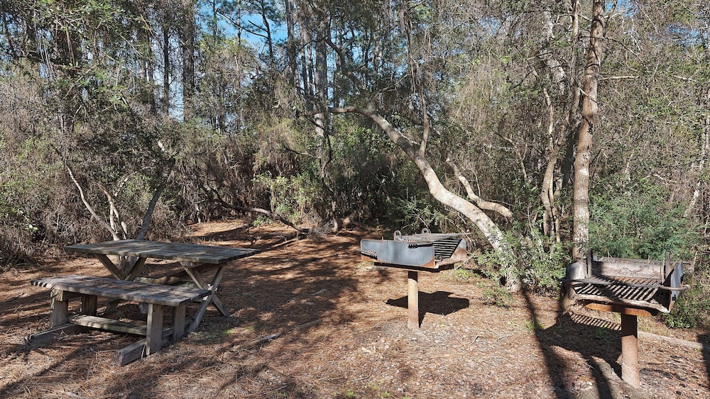 2br/2.5ba, Pool, Tennis, Beach Access!